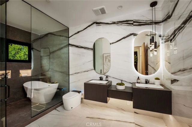 20703 Quedo Dr, Woodland Hills, CA 91364