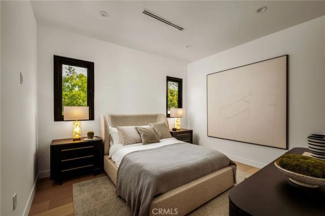 20703 Quedo Dr, Woodland Hills, CA 91364
