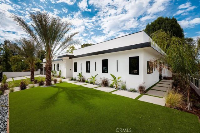 20703 Quedo Dr, Woodland Hills, CA 91364