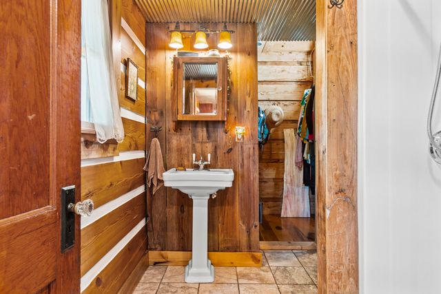 9690 Clifton Road, Frankfort, KY 40601