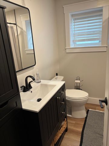 38 Mokema 0, Waltham, MA 02451