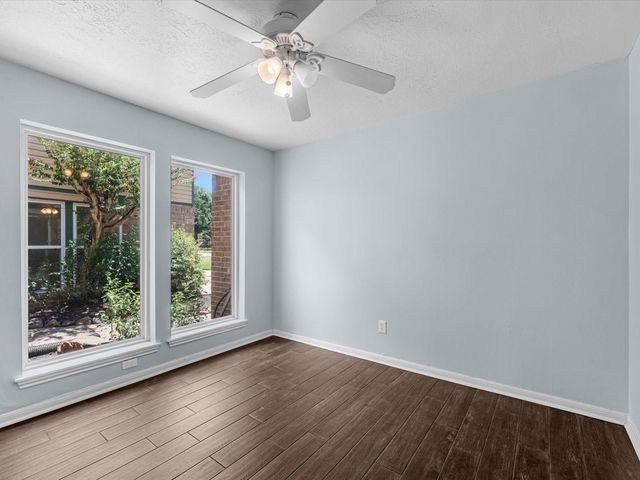 9006 Donys Drive, Houston, TX 77040