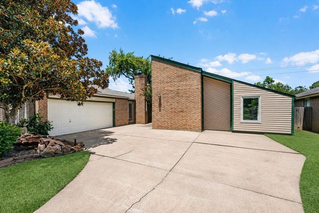 9006 Donys Drive, Houston, TX 77040