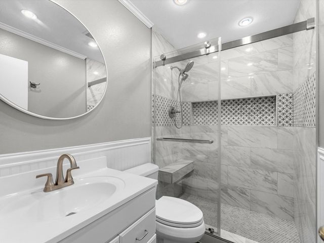 9006 Donys Drive, Houston, TX 77040