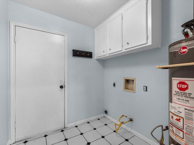9006 Donys Drive, Houston, TX 77040