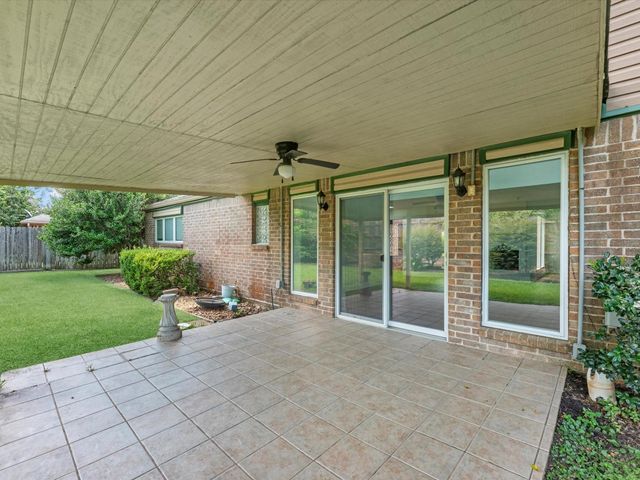 9006 Donys Drive, Houston, TX 77040