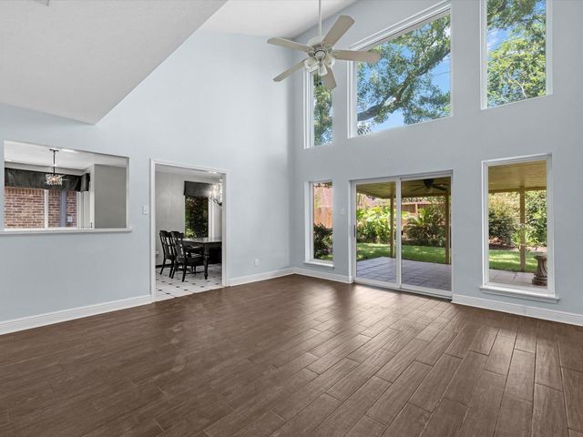 9006 Donys Drive, Houston, TX 77040