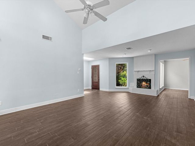 9006 Donys Drive, Houston, TX 77040