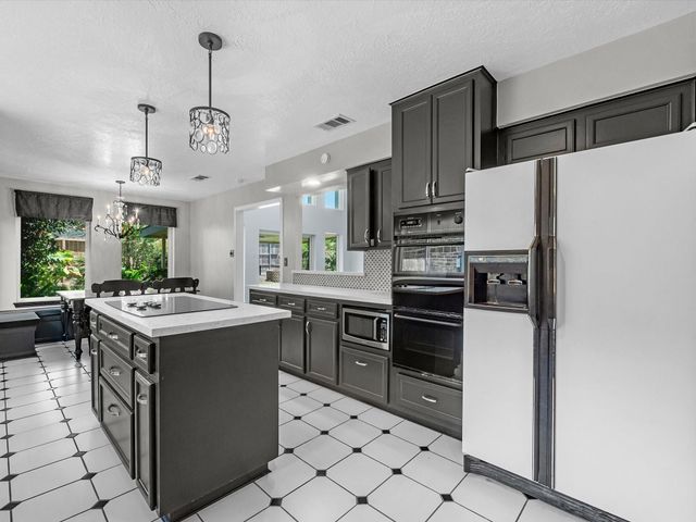 9006 Donys Drive, Houston, TX 77040
