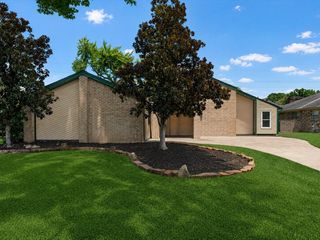 9006 Donys Drive, Houston, TX 77040