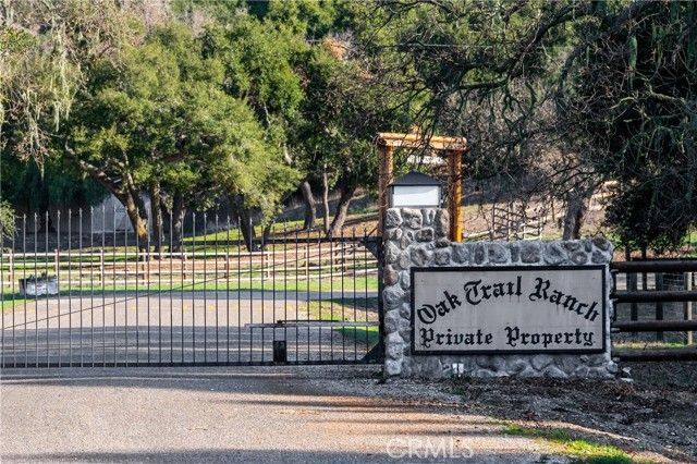4086 E Oak Trail Road, Santa Ynez, CA 93460