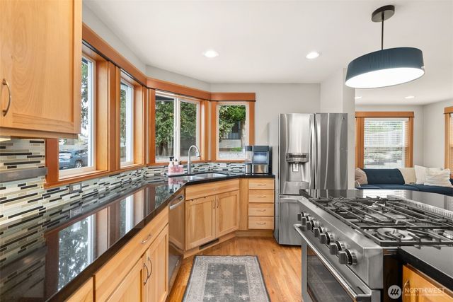 3157 Grandview Drive W, University Place, WA 98466