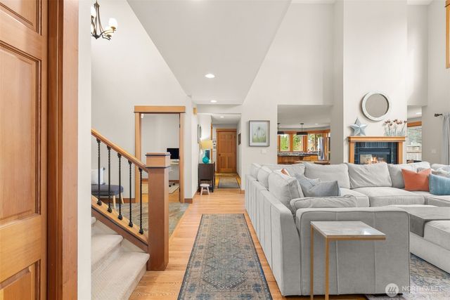 3157 Grandview Drive W, University Place, WA 98466