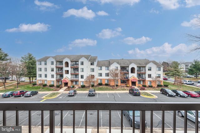 9569 COGGS BILL DR #303, Manassas, VA 20110