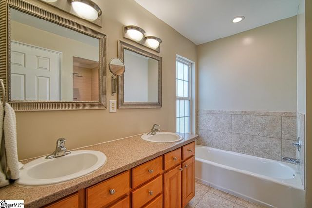 560 Serendipity Lane, Spartanburg, SC 29301