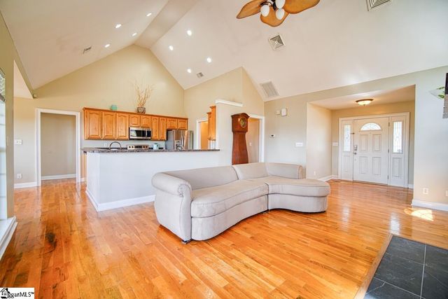 560 Serendipity Lane, Spartanburg, SC 29301