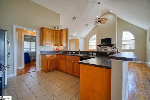 560 Serendipity Lane, Spartanburg, SC 29301