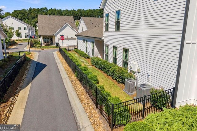 1043 Harvest Park Lane, Suwanee, GA 30024