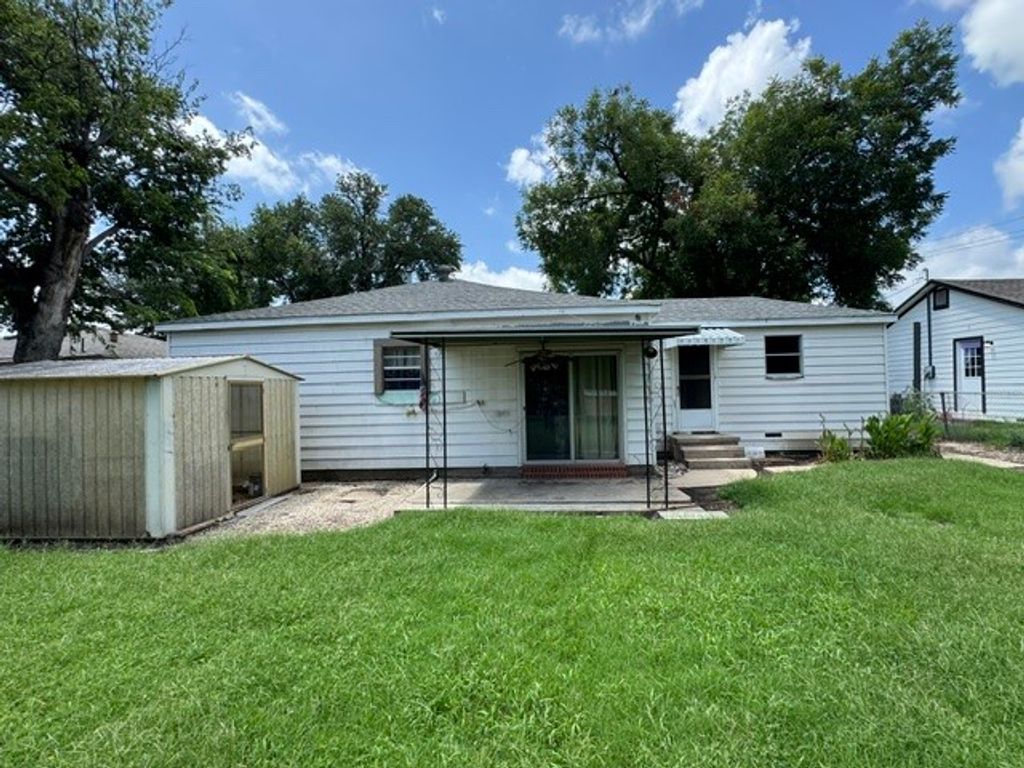 7724 Longfield Drive, White Settlement, TX 76108