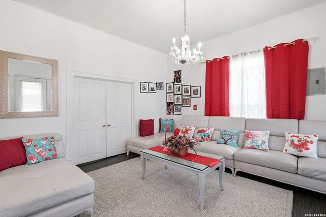 509 S Navidad, San Antonio, TX 78207