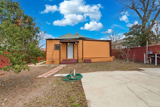 509 S Navidad, San Antonio, TX 78207