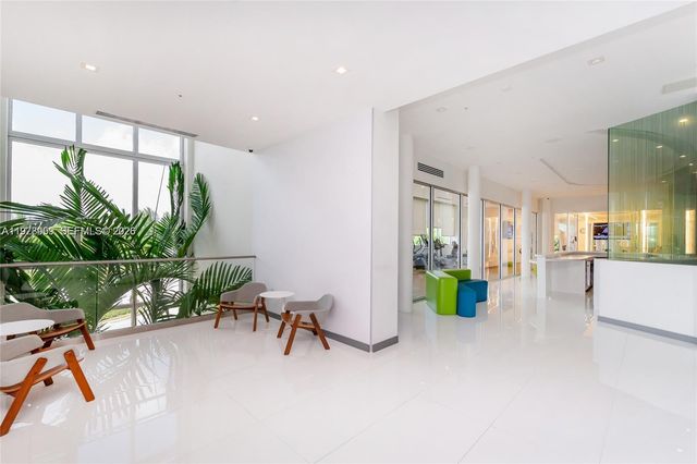 6410 NW 102nd Path 303, Doral, FL 33178