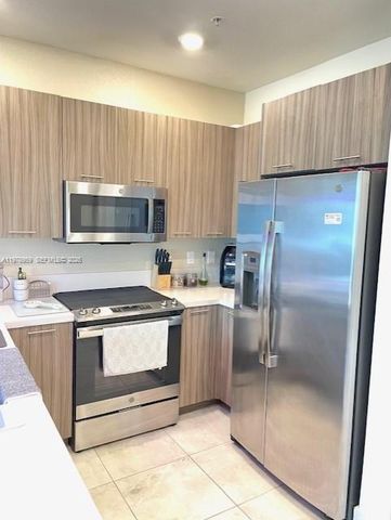 6410 NW 102nd Path 303, Doral, FL 33178