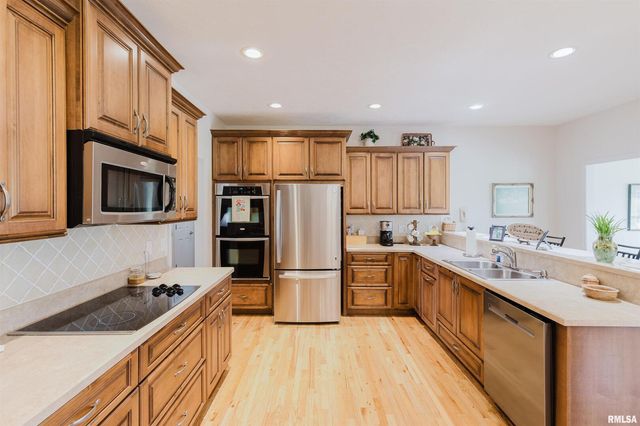 8511 KNOX Road, West Frankfort, IL 62896