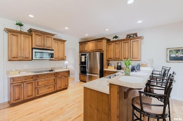 8511 KNOX Road, West Frankfort, IL 62896