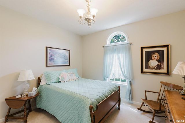 8511 KNOX Road, West Frankfort, IL 62896