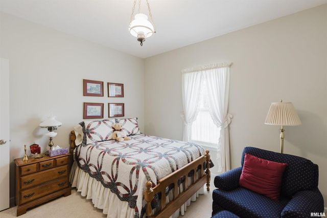 8511 KNOX Road, West Frankfort, IL 62896