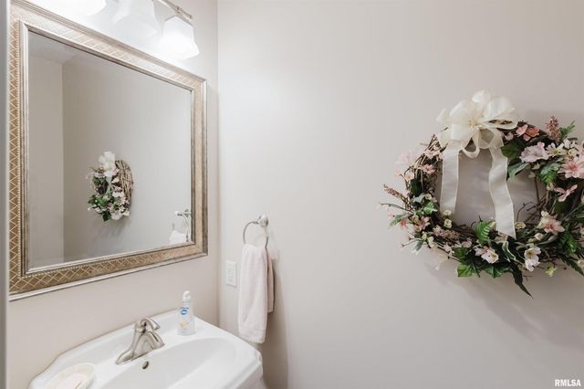 8511 KNOX Road, West Frankfort, IL 62896