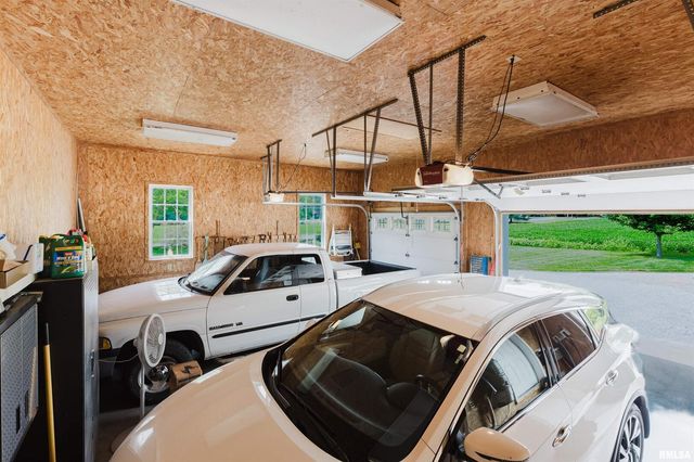 8511 KNOX Road, West Frankfort, IL 62896