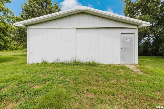 8511 KNOX Road, West Frankfort, IL 62896