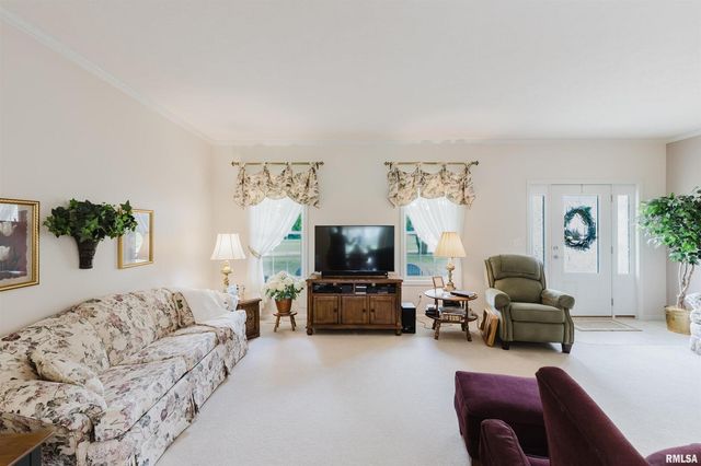 8511 KNOX Road, West Frankfort, IL 62896