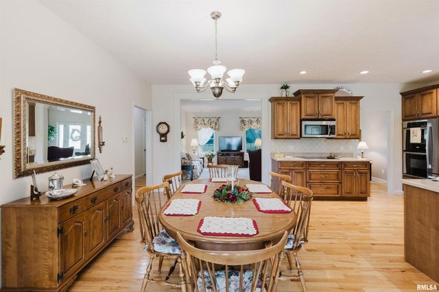 8511 KNOX Road, West Frankfort, IL 62896