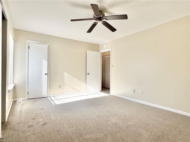 1067 Willow Green DR, Newport News, VA 23602