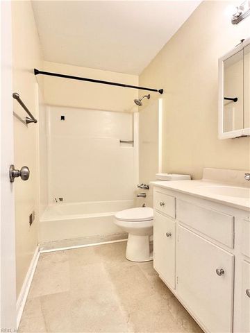 1067 Willow Green DR, Newport News, VA 23602