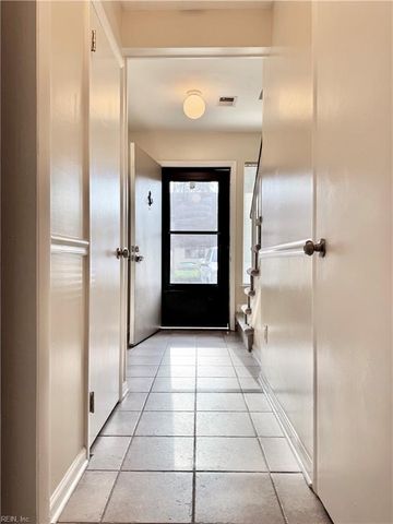 1067 Willow Green DR, Newport News, VA 23602