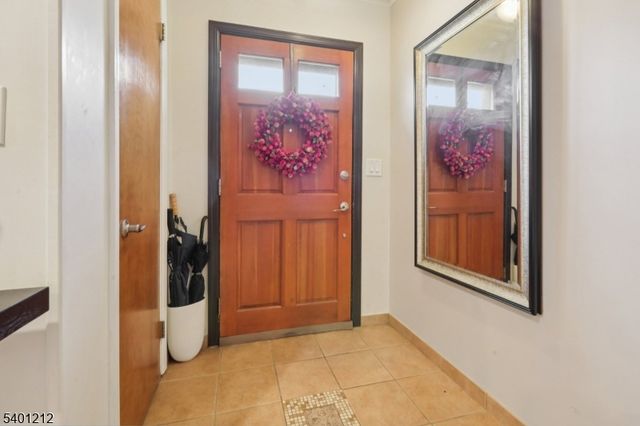 4 Brookview Dr, Woodland Park, NJ 07424