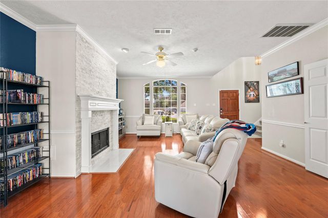 1289 El Camino Village Drive, Houston, TX 77058
