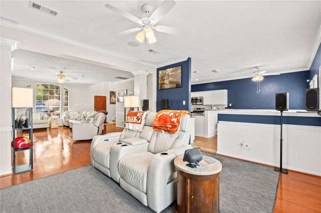1289 El Camino Village Drive, Houston, TX 77058