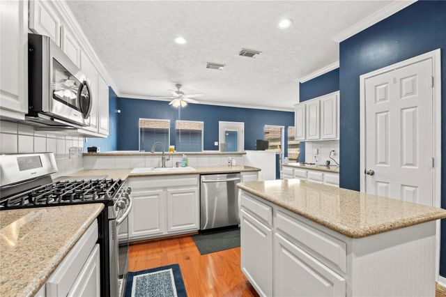 1289 El Camino Village Drive, Houston, TX 77058