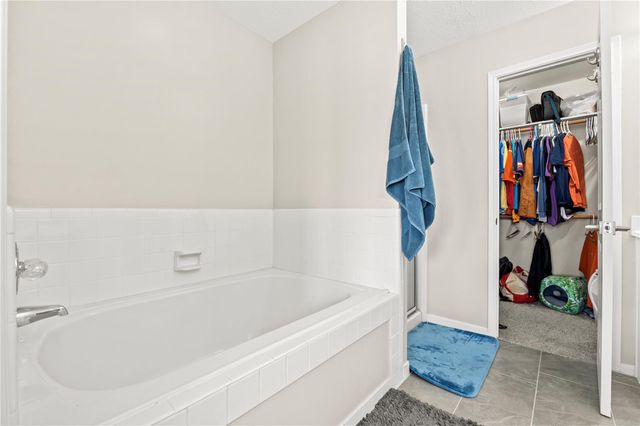 1289 El Camino Village Drive, Houston, TX 77058