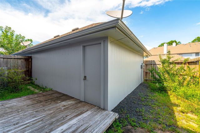 1289 El Camino Village Drive, Houston, TX 77058