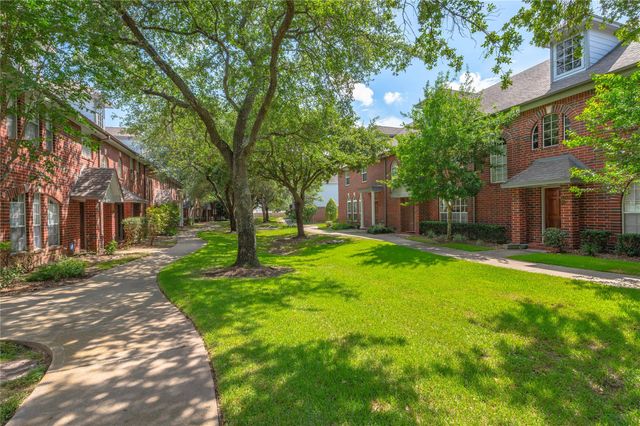 1289 El Camino Village Drive, Houston, TX 77058