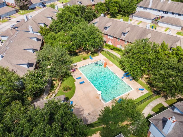 1289 El Camino Village Drive, Houston, TX 77058