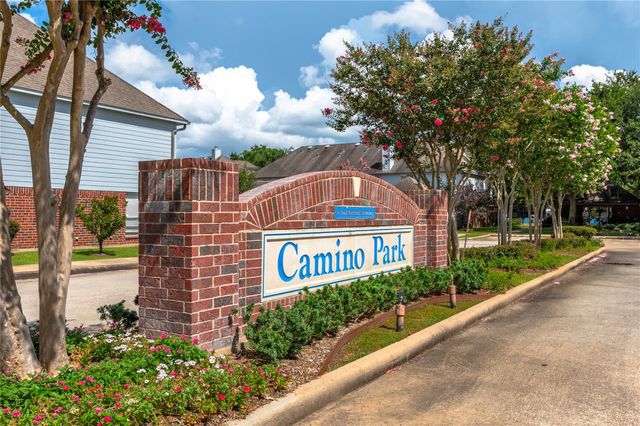 1289 El Camino Village Drive, Houston, TX 77058