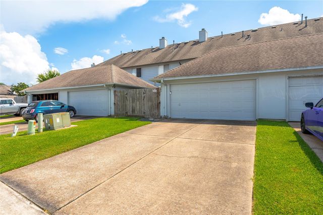 1289 El Camino Village Drive, Houston, TX 77058
