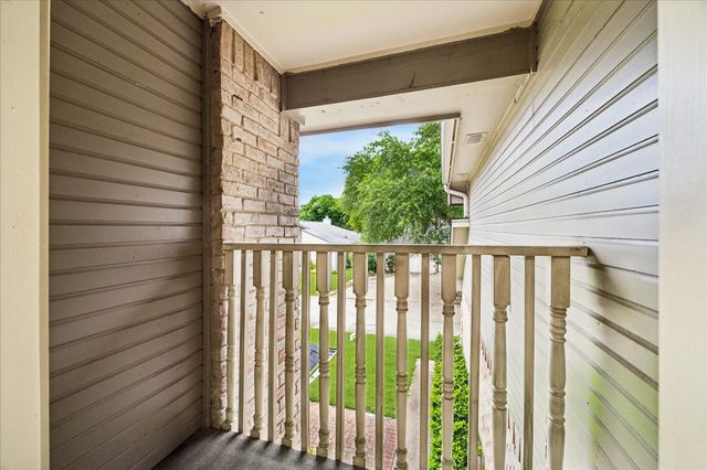 12800 Briar Forest Drive 104, Houston, TX 77077